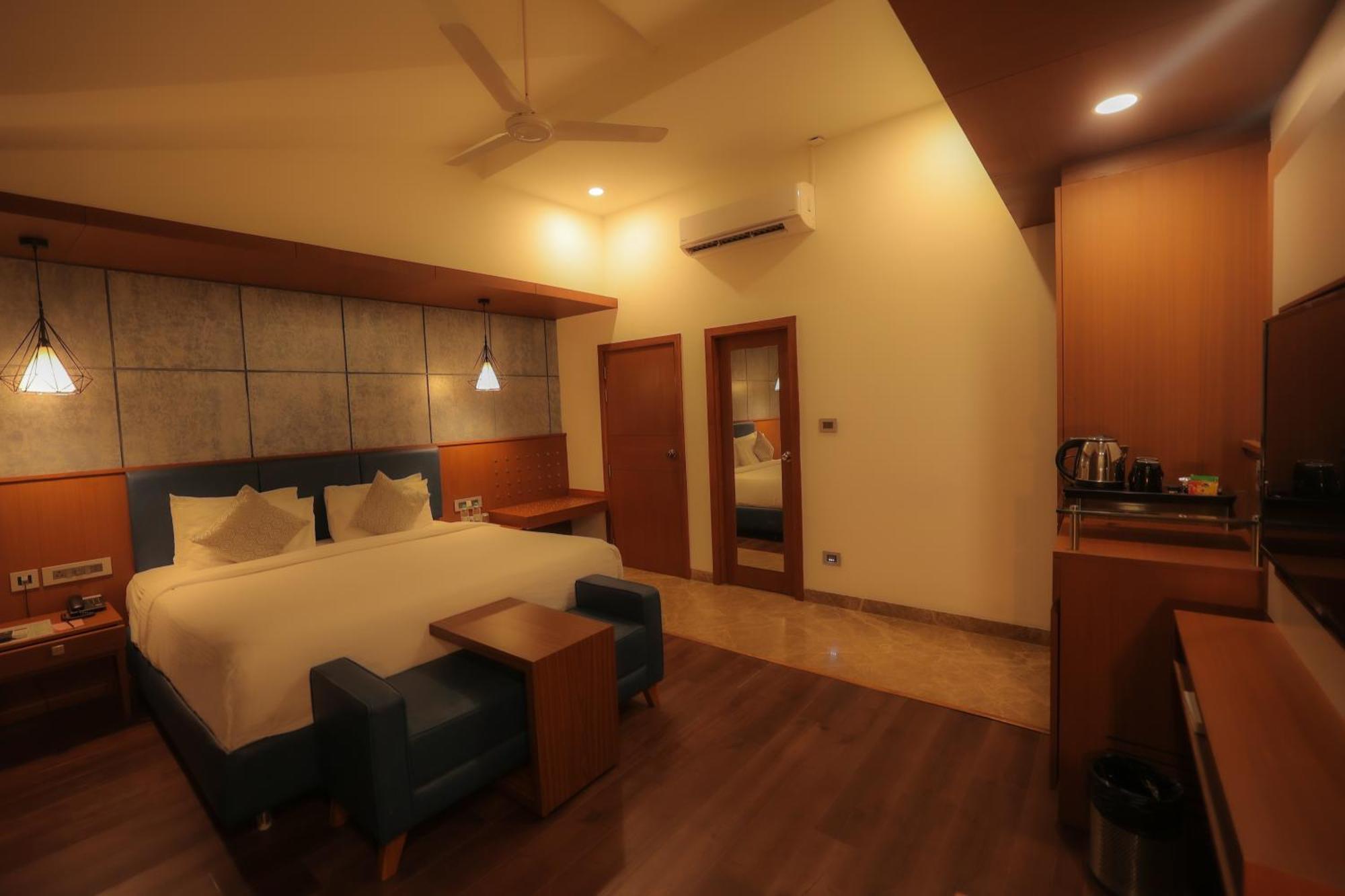 Poppys Vista Hotel Thirumurugan Poondi Exterior foto
