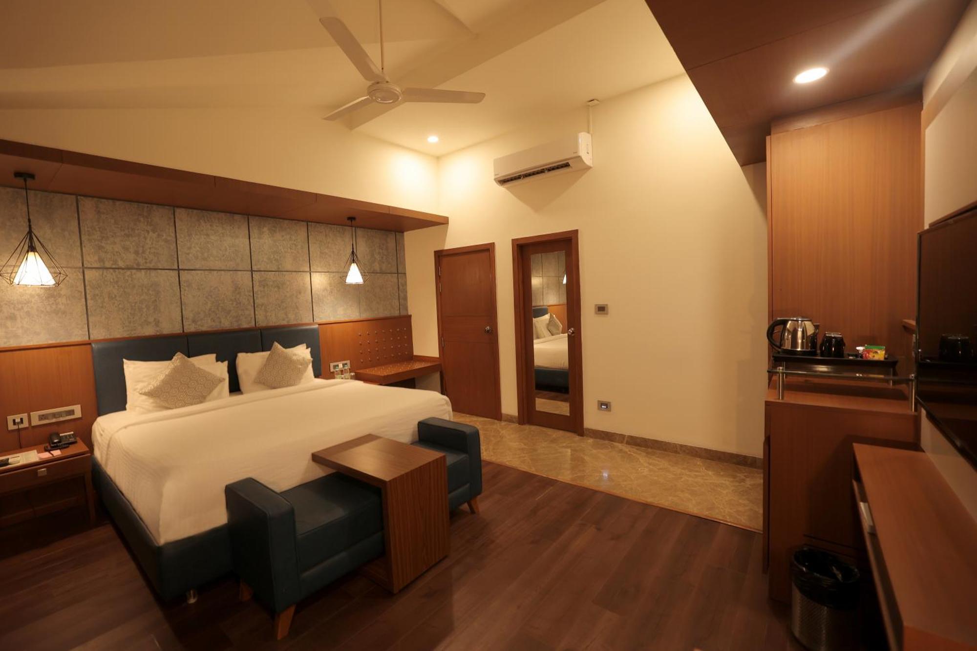 Poppys Vista Hotel Thirumurugan Poondi Exterior foto