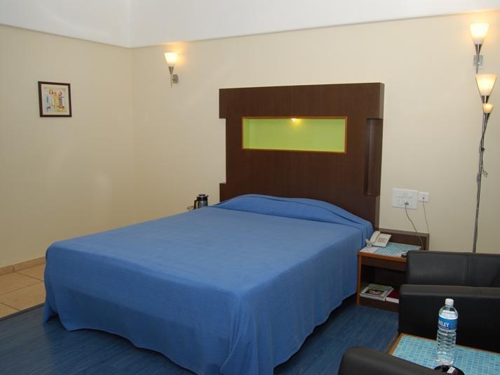 Poppys Vista Hotel Thirumurugan Poondi Exterior foto